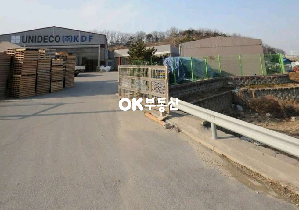 충남 아산시 영인면 신봉리 아산영인 신봉리 자동차 도로 근접 공장창고 매매 대지1236평 건물415평 19억 매매 합니다 매매 매물번호 13313 사진 1