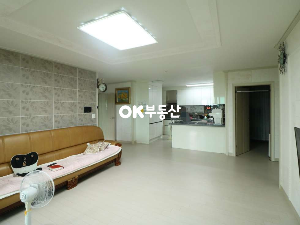 충남 아산시 도고면 신언리 [급매]가격절충불가.아산전원주택매매 탁 트인 뷰와 텃밭 및 조경 · 유실수를 가꾸며 힐링 할 수 있는 주택 ( 대지 : 137평 / 건물 : 27평 ) 매매 매물번호 13522 사진 13