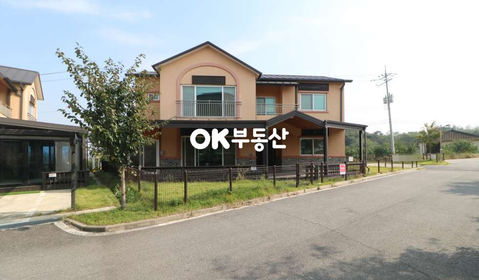 충남 아산시 둔포면 시포리 아산타운하우스 전원생활 가능함과 동시에 수익형 렌탈하우스까지 가능 도로조건 및 입지 좋은 전원주택 ( 대지 : 115평 / 건물 연 : 78평 ) 매매 매물번호 13779 사진 1