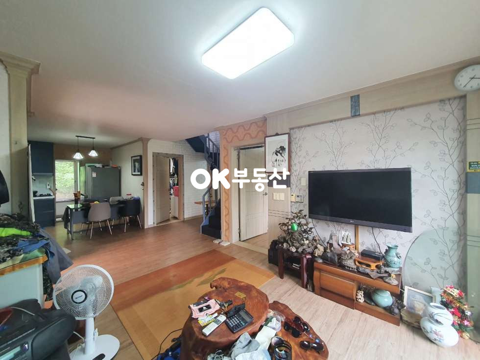 충남 천안동남구 목천읍 서흥리 목천전원주택매매 대중교통 접근성과 단지 내 도로 편의성이 좋은 전원주택 ( 대지 : 137평 / 건물 : 35평 ) 매매 매물번호 13458 사진 3