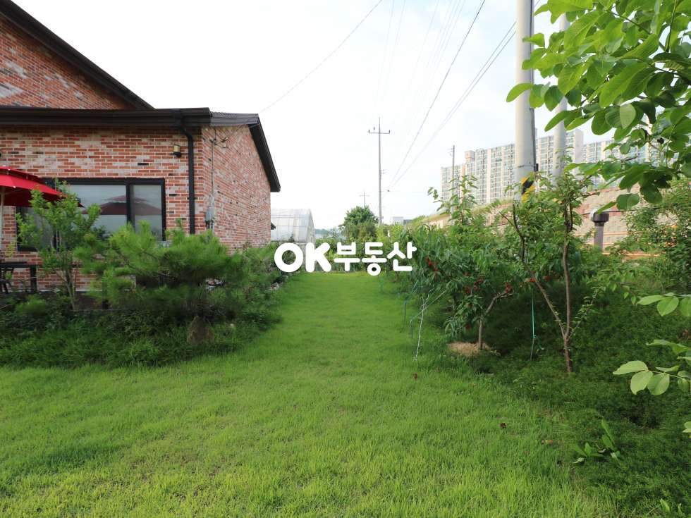 충남 아산시 염치읍 방현리 도로접한 카페 공방등 활용도 높은 입지]아산염치전원주택매매 대지:200평,건물:40평 (지분118평토지 인수시1억추가) 매매 매물번호 10756 사진 5