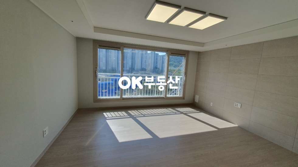 충남 천안동남구 풍세면 보성리 풍세한양수자인 34평 84D타입 208동 10층 막힘없는 영구조망권 가지고 있는 방4개 구조 마이너스 P - 2,000만원 매물 분양 매물번호 16769 사진 2