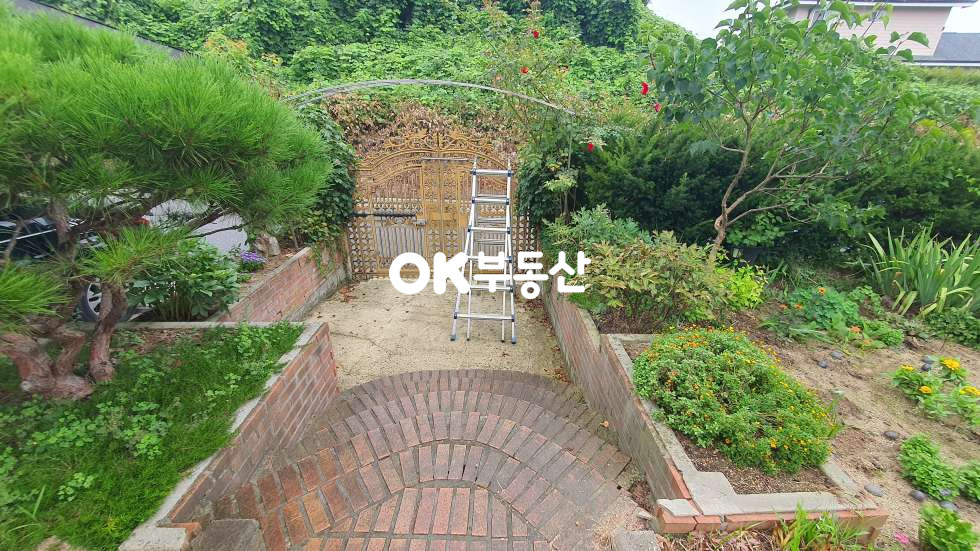 충북 진천군 진천읍 건송리 진천군 백곡지 호수뷰 고급단독주택☆호수를 둘러싼 산책로~ 벽난로☆ 매매 매물번호 17667 사진 9