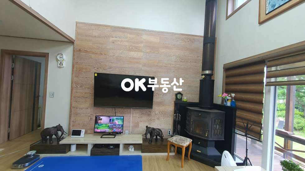 충북 진천군 진천읍 건송리 진천군 백곡지 호수뷰 고급단독주택☆호수를 둘러싼 산책로~ 벽난로☆ 매매 매물번호 17667 사진 16