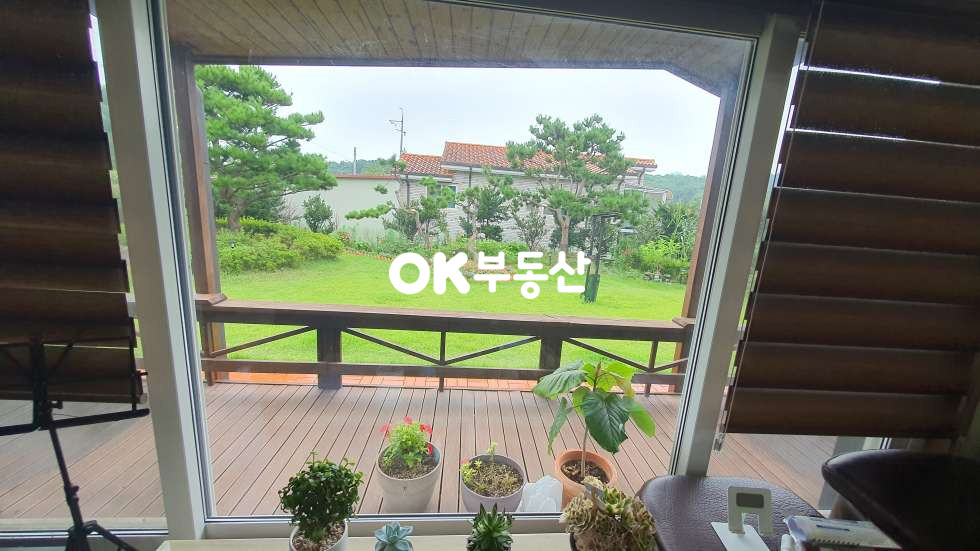 충북 진천군 진천읍 건송리 진천군 백곡지 호수뷰 고급단독주택☆호수를 둘러싼 산책로~ 벽난로☆ 매매 매물번호 17667 사진 17