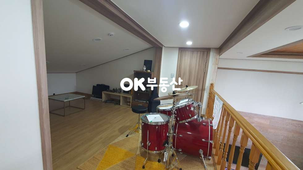 충북 진천군 진천읍 건송리 진천군 백곡지 호수뷰 고급단독주택☆호수를 둘러싼 산책로~ 벽난로☆ 매매 매물번호 17667 사진 31