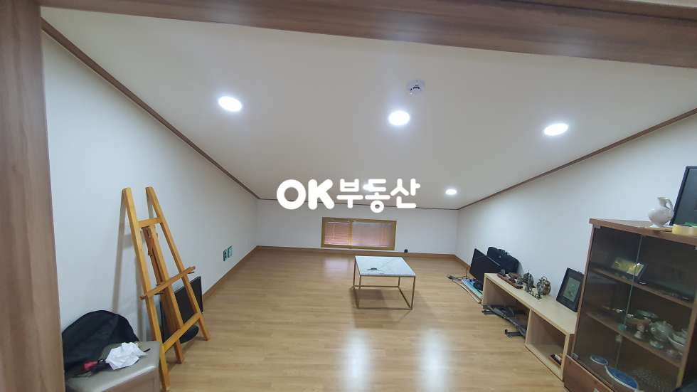 충북 진천군 진천읍 건송리 진천군 백곡지 호수뷰 고급단독주택☆호수를 둘러싼 산책로~ 벽난로☆ 매매 매물번호 17667 사진 32