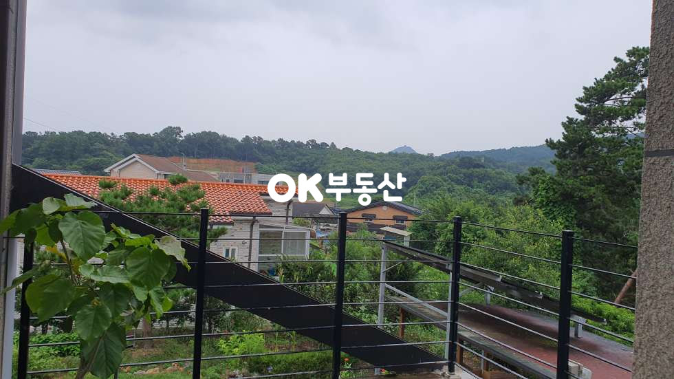 충북 진천군 진천읍 건송리 진천군 백곡지 호수뷰 고급단독주택☆호수를 둘러싼 산책로~ 벽난로☆ 매매 매물번호 17667 사진 35