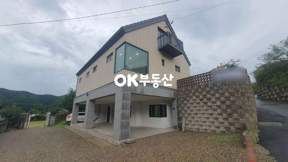 충남 천안동남구 광덕면 광덕리 천안광덕산 아래 신축전원주택☆1층,2층 독립주거공간☆다락방과 발코니에서즐기는 광덕산풍경 매매 매물번호 17698 사진 1