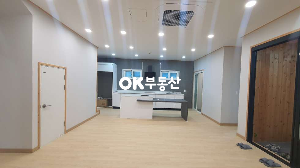 충남 천안동남구 광덕면 광덕리 천안광덕산 아래 신축전원주택☆1층,2층 독립주거공간☆다락방과 발코니에서즐기는 광덕산풍경 매매 매물번호 17698 사진 18