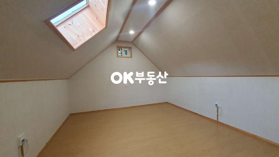 충남 천안동남구 광덕면 광덕리 천안광덕산 아래 신축전원주택☆1층,2층 독립주거공간☆다락방과 발코니에서즐기는 광덕산풍경 매매 매물번호 17698 사진 28