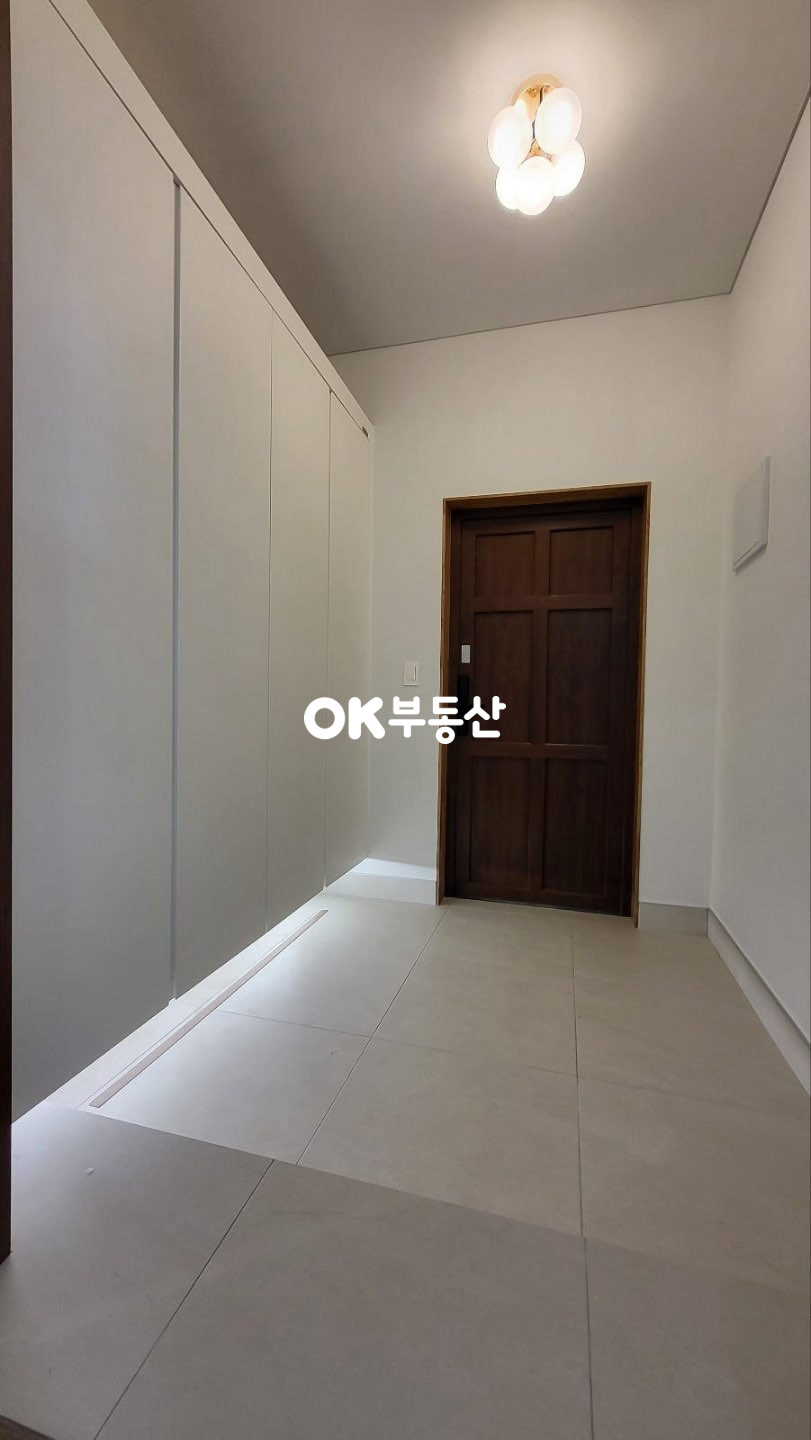 충남 천안동남구 목천읍 교천리 층고 높은 박공지붕 신축급 단층 전원주택매매 ☆시내5분거리 편의시설 가깝고 조용한 전원단지내 위치☆ 텃밭•마당•주차공간 충분 매매 매물번호 18386 사진 8