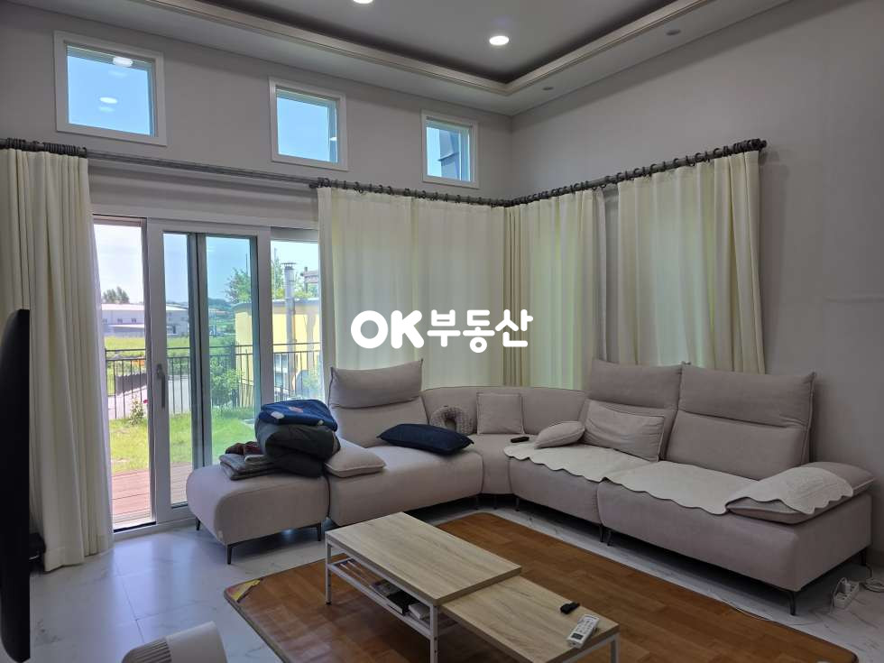 충남 천안서북구 직산읍 상덕리 모던한 인테리어에 태양광으로 관리비 걱정 X ☆채광 좋은 복층형 전원주택 매매☆ 매매 매물번호 18410 사진 6
