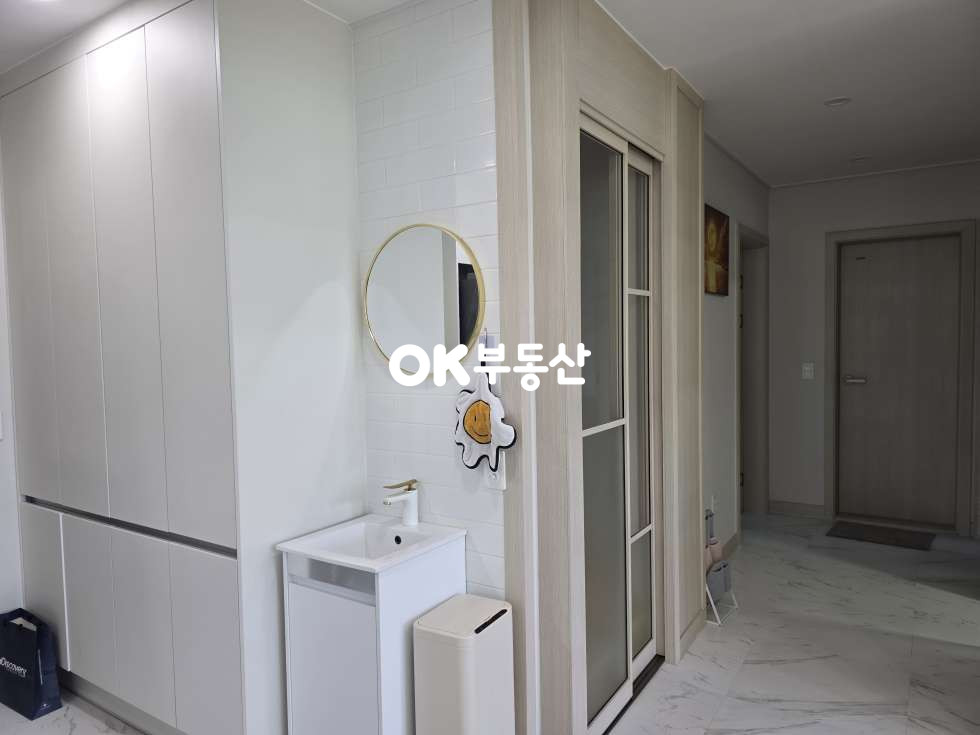 충남 천안서북구 직산읍 상덕리 모던한 인테리어에 태양광으로 관리비 걱정 X ☆채광 좋은 복층형 전원주택 매매☆ 매매 매물번호 18410 사진 9