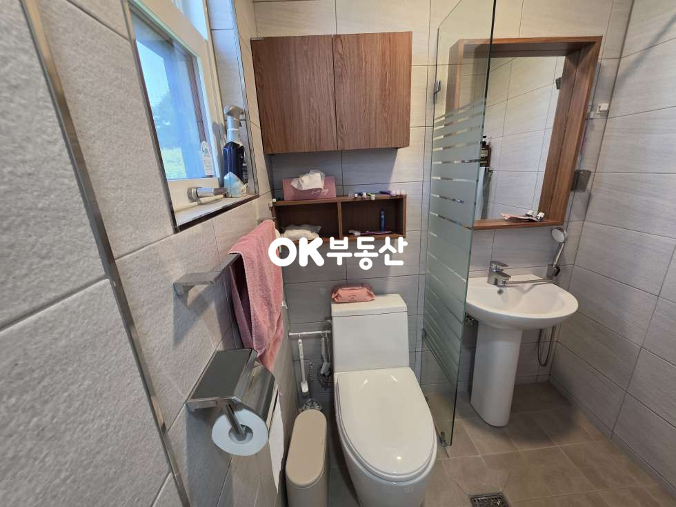 충남 천안서북구 직산읍 상덕리 모던한 인테리어에 태양광으로 관리비 걱정 X ☆채광 좋은 복층형 전원주택 매매☆ 매매 매물번호 18410 사진 12