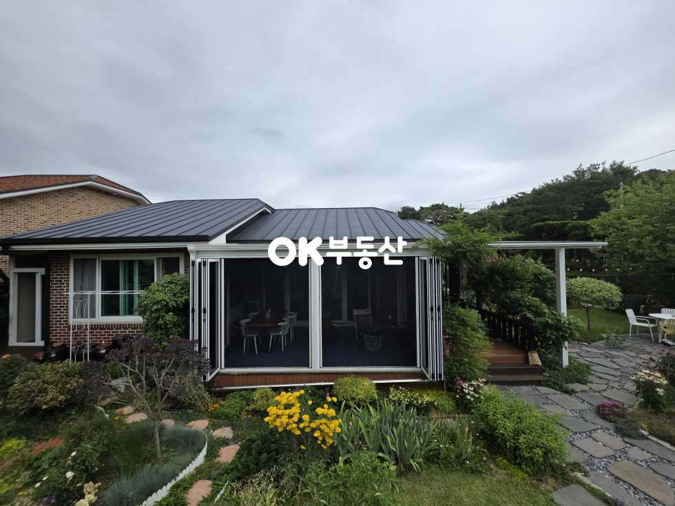 충남 천안서북구 입장면 홍천리 그림 같은 정원이 있는 입장면 전원주택매매 ☆가족 힐링 공간으로 충분한 집☆ 246평 2필지의 넓은부지 매매 매물번호 18441 사진 3