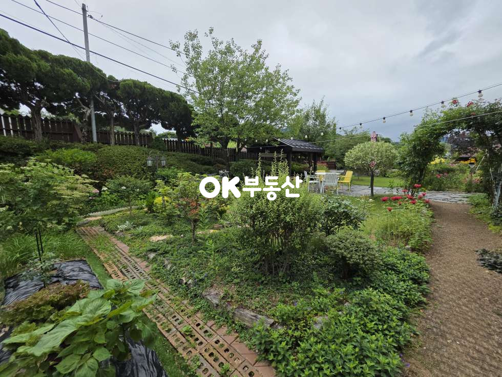 충남 천안서북구 입장면 홍천리 그림 같은 정원이 있는 입장면 전원주택매매 ☆가족 힐링 공간으로 충분한 집☆ 246평 2필지의 넓은부지 매매 매물번호 18441 사진 6