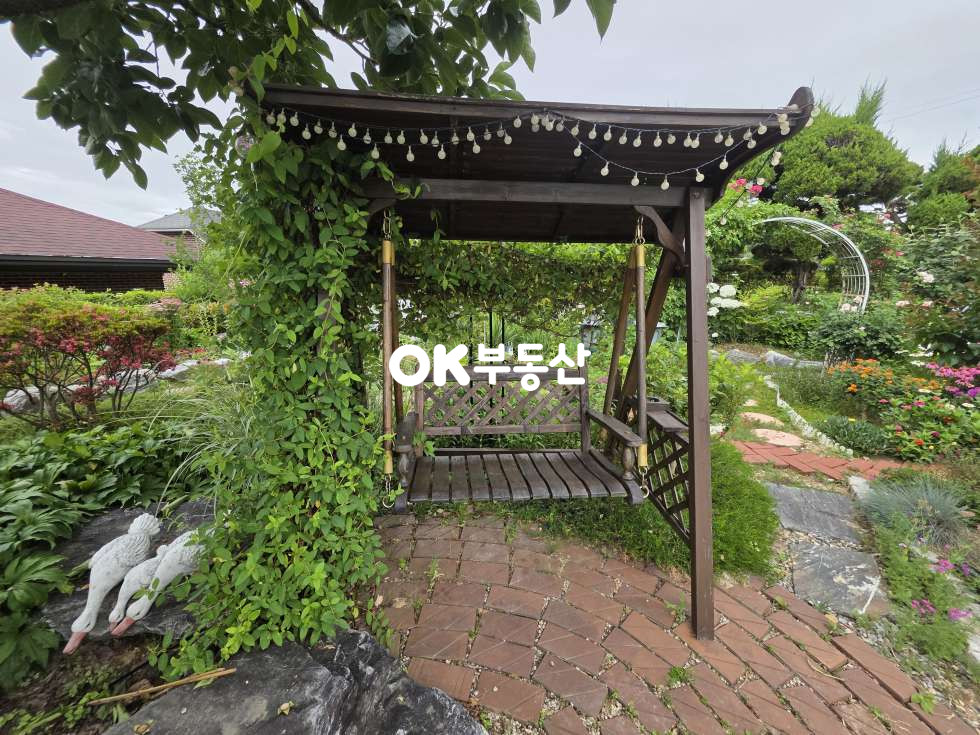충남 천안서북구 입장면 홍천리 그림 같은 정원이 있는 입장면 전원주택매매 ☆가족 힐링 공간으로 충분한 집☆ 246평 2필지의 넓은부지 매매 매물번호 18441 사진 7