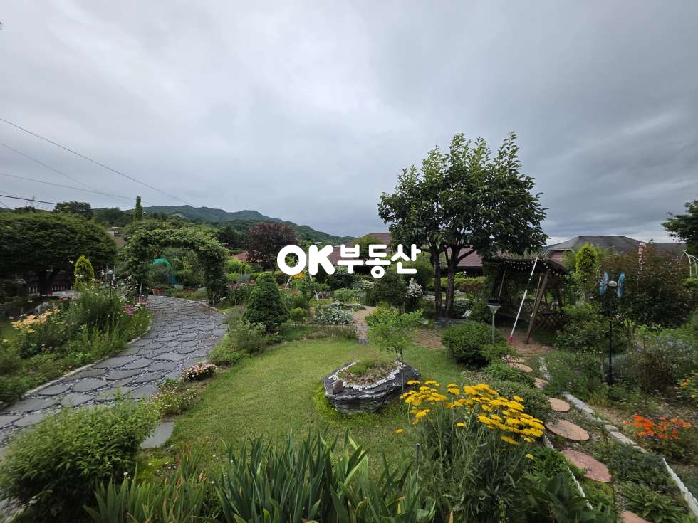 충남 천안서북구 입장면 홍천리 그림 같은 정원이 있는 입장면 전원주택매매 ☆가족 힐링 공간으로 충분한 집☆ 246평 2필지의 넓은부지 매매 매물번호 18441 사진 9