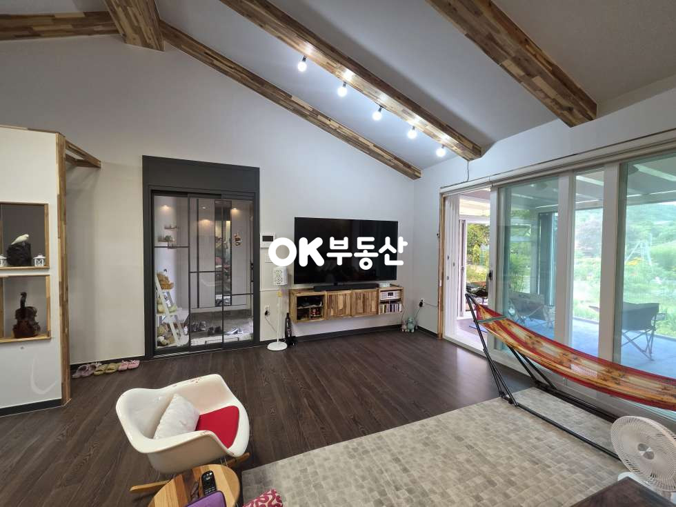 충남 천안서북구 입장면 홍천리 그림 같은 정원이 있는 입장면 전원주택매매 ☆가족 힐링 공간으로 충분한 집☆ 246평 2필지의 넓은부지 매매 매물번호 18441 사진 26