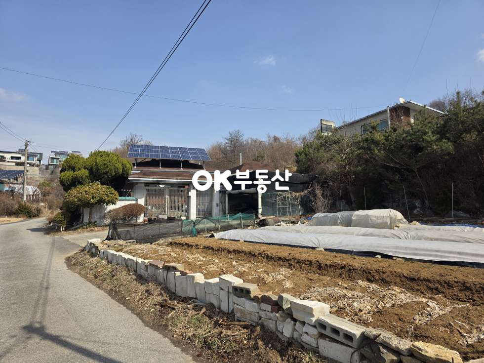 충남 아산시 음봉면 월랑리 233평 정남향 넓은 앞마당과 텃밭 ☆태양광 설치로 관리비 부담없는 집☆ 주차장 완비 매매 매물번호 18167 사진 4