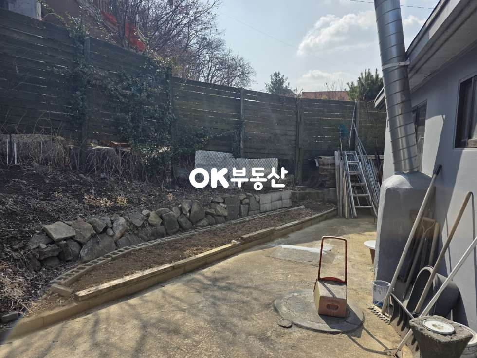 충남 아산시 음봉면 월랑리 233평 정남향 넓은 앞마당과 텃밭 ☆태양광 설치로 관리비 부담없는 집☆ 주차장 완비 매매 매물번호 18167 사진 8