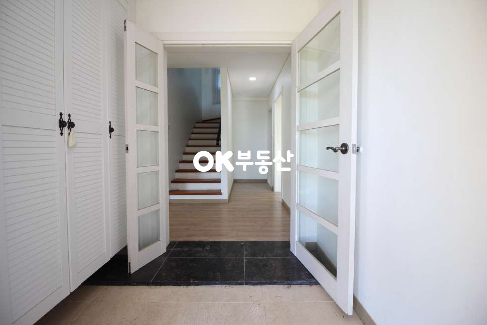 충남 아산시 영인면 성내리 초급매] 대지 136평 건물연 50평 / 아산전원주택매매 아산주택매매 가전제품 풀옵션 매매 매물번호 13689 사진 5