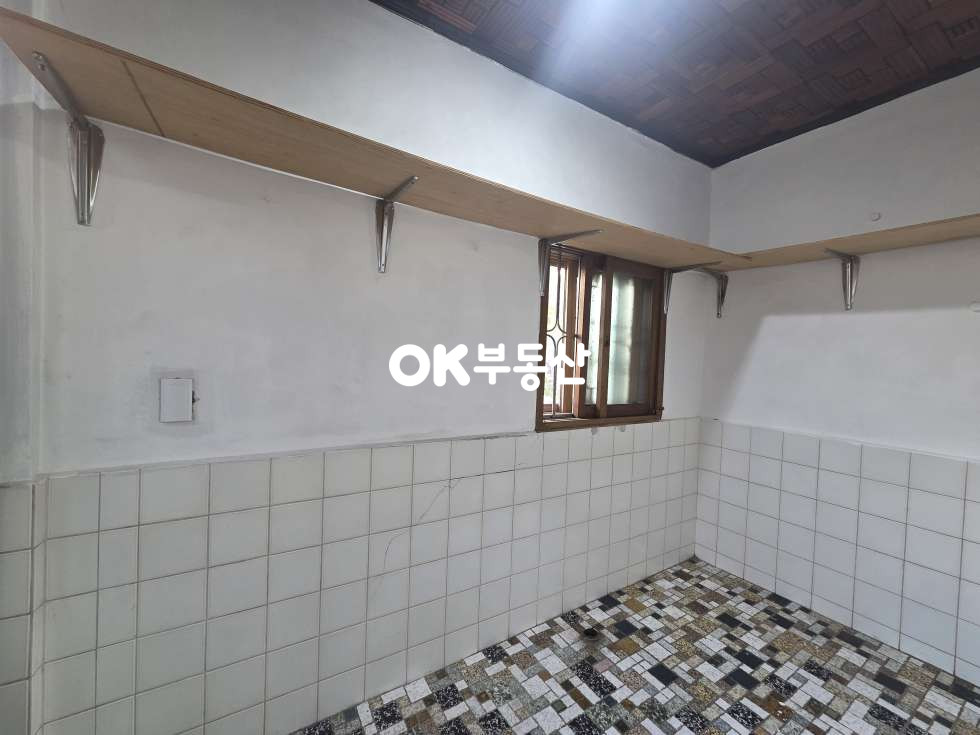 충남 천안동남구 원성동 원성동 도심 리모델링된 깔끔한 2층 단독주택매매 천안역 종합터미널 천안ic 차량 5분!! 생활인프라 편리한 도심위치. 1,2층 분리세대. 매매 매물번호 17872 사진 15