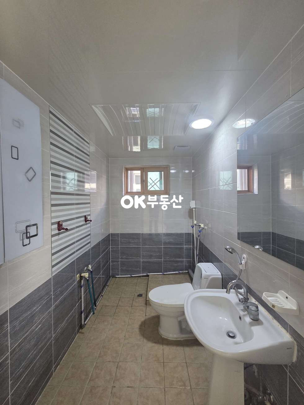 충남 천안동남구 원성동 원성동 도심 리모델링된 깔끔한 2층 단독주택매매 천안역 종합터미널 천안ic 차량 5분!! 생활인프라 편리한 도심위치. 1,2층 분리세대. 매매 매물번호 17872 사진 16