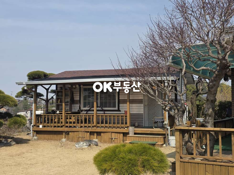 충남 천안서북구 입장면 홍천리 아산/평택 15분! 천안 입장면 정원 넓은 힐링 전원주택 ☆태양광•벽난로 설치☆ 창고 • 텃밭은 덤 매매 매물번호 17908 사진 3