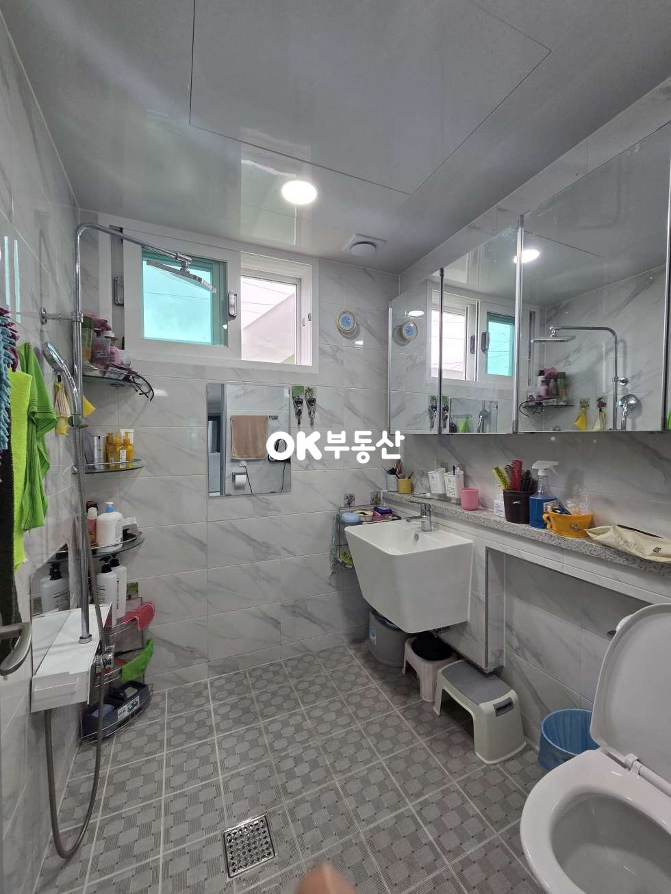 충남 천안서북구 입장면 유리 시원스레 탁트인 뷰~일조량 풍부한 정남향 깔끔하게 리모델링된 천안 입장면 2억대 단독주택 매매!! 전기세 초절약할 수 있는 태양광은 덤입니다~! 매매 매물번호 13642 사진 11