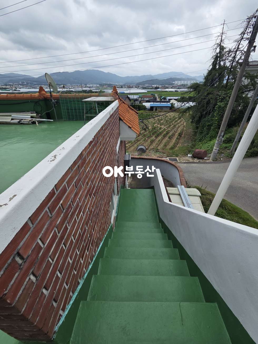 충남 천안서북구 입장면 유리 시원스레 탁트인 뷰~일조량 풍부한 정남향 깔끔하게 리모델링된 천안 입장면 2억대 단독주택 매매!! 전기세 초절약할 수 있는 태양광은 덤입니다~! 매매 매물번호 13642 사진 23