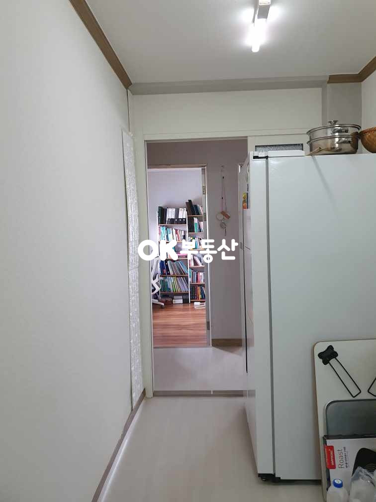 충남 천안동남구 수신면 발산리 ★급매 가격인하★천안 수신면 가성비 최강 1억대 농가주택 매매!평지에 버스정류장도 바로 집 앞에 위치하여 차량 운전없이 대중교통 이용도 편리한 주택입니다. 매매 매물번호 16950 사진 3