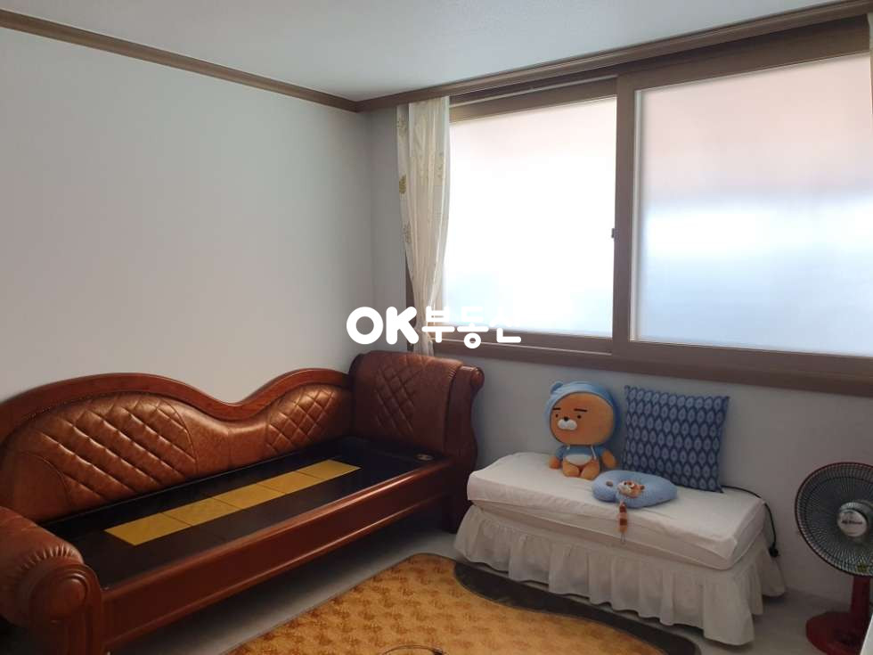 충남 천안동남구 수신면 발산리 ★급매 가격인하★천안 수신면 가성비 최강 1억대 농가주택 매매!평지에 버스정류장도 바로 집 앞에 위치하여 차량 운전없이 대중교통 이용도 편리한 주택입니다. 매매 매물번호 16950 사진 6