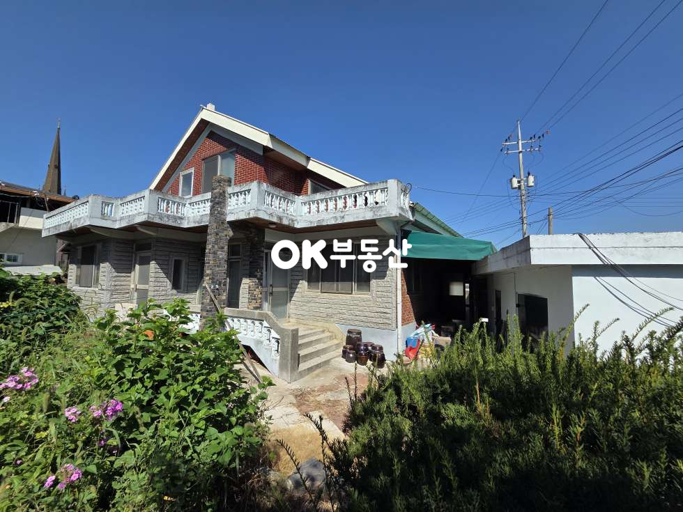 충남 아산시 염치읍 송곡리 곡교천은행나무길 단독주택 매매 ♧ 카페,에어비앤비등 업종변경 ♧ 넓은 국유지 사용가능 매매 매물번호 18609 사진 1
